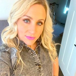 Meet your Posher, Brynne